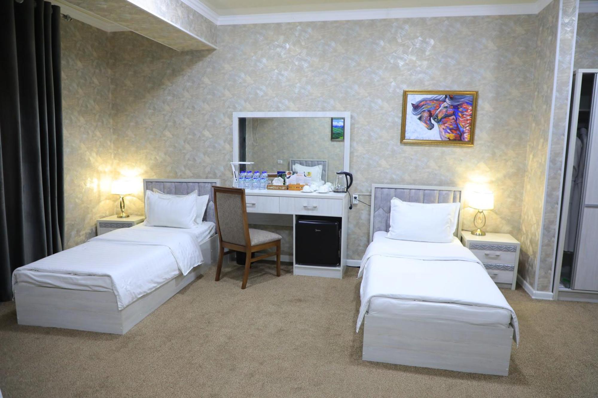 Hobiz Hotel Navoi Exterior photo