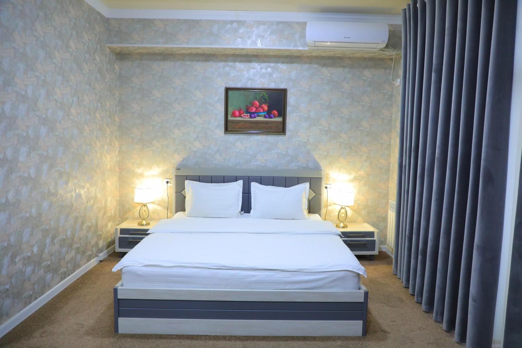 Hobiz Hotel Navoi Exterior photo